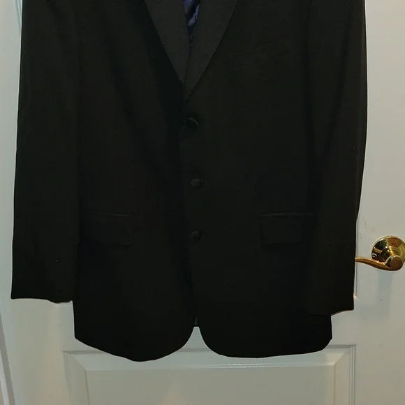 Chaps Ralph Lauren black tuxedo jacket Fully lined 40 Reg Excellent condition…